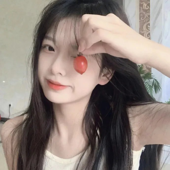 照片的她